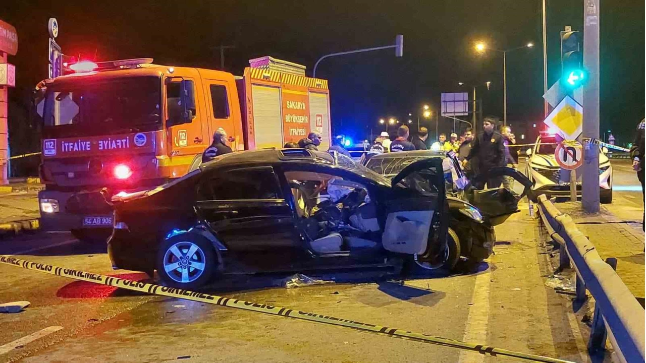 D-100'de kaza: 1 ölü, 2'si ağır 3 yaralı