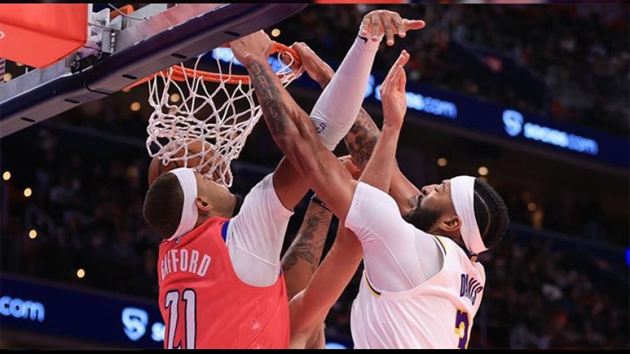 Davis 55 sayı attı, Lakers kazandı
