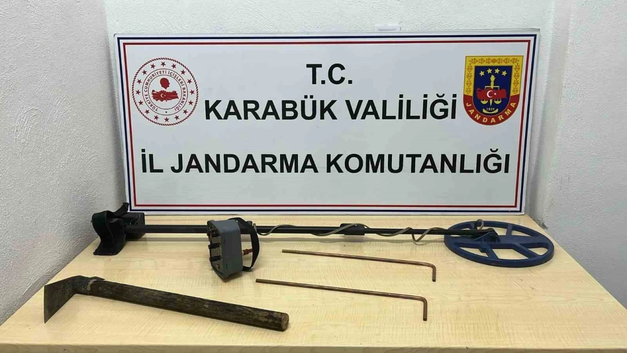 Defineciler suçüstü yakalandı