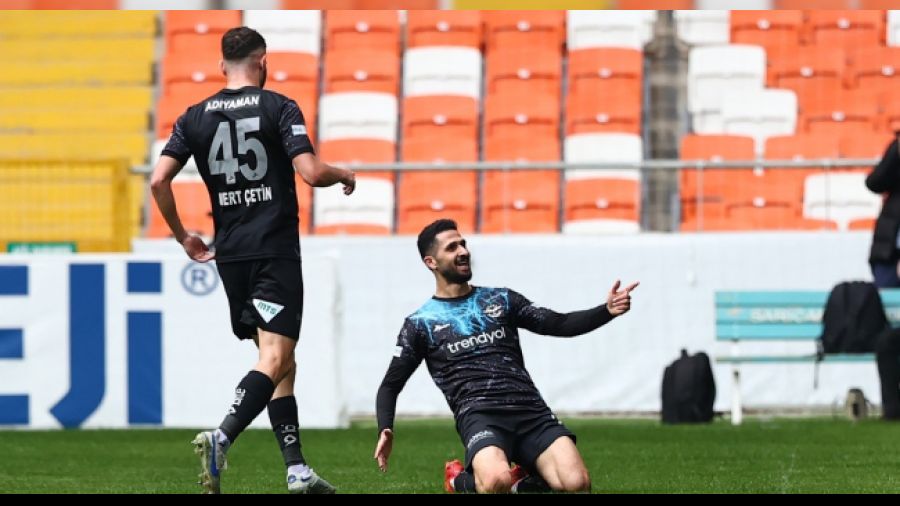 Demirspor Antalya'y� iki golle u�urlad� 