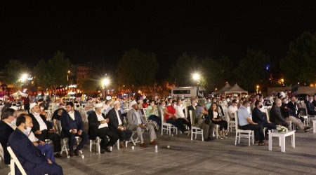 Depremde hayatını kaybedenler dualarla anıldı