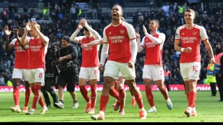 Derbide kazanan Arsenal lider oldu
