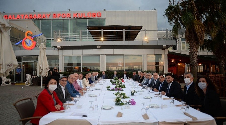 Dilerim ki Galatasaray�m�z her bran�ta ba�ar�l� olsun