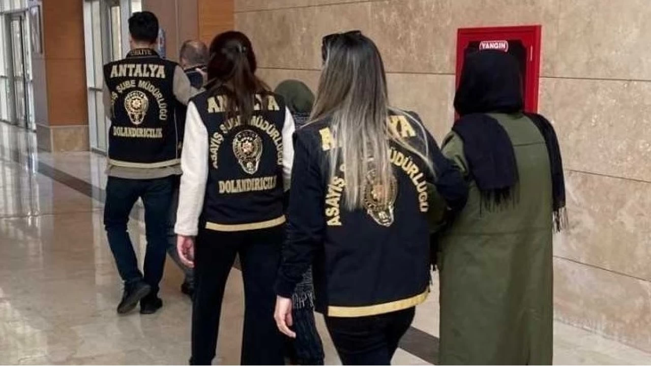 Dini duygular� istismar ederek doland�r�c�l�k yapt�lar