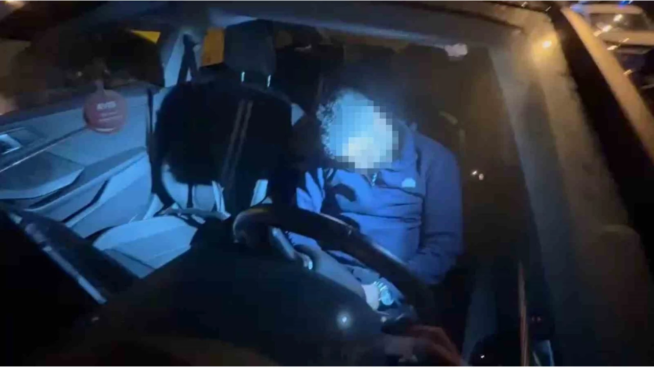 Direksiyon başında sızıp kaza yaptı