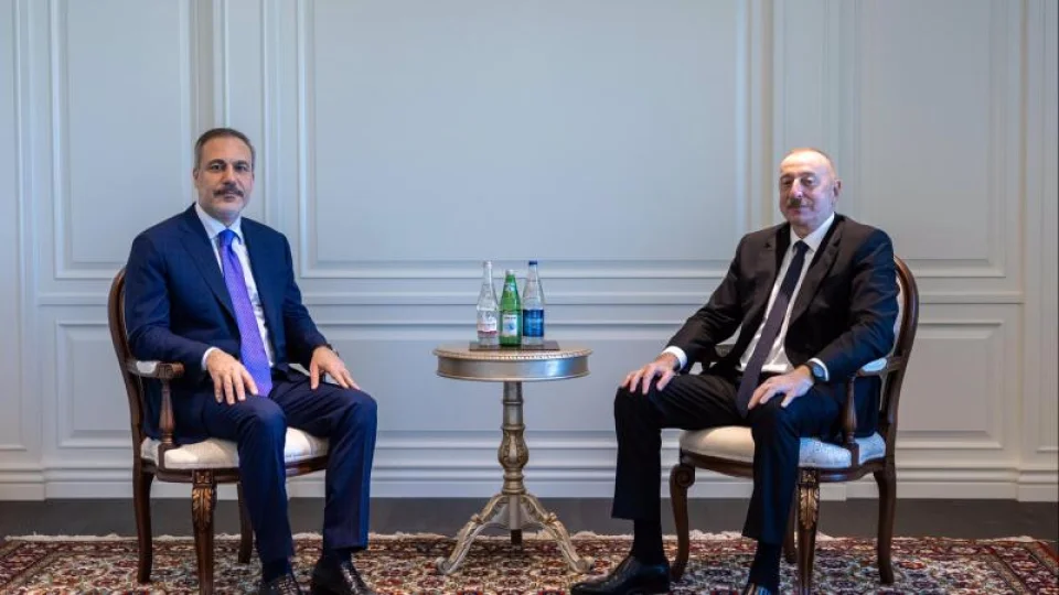  D��i�leri Bakan� Hakan Fidan, Asya'da Kar��l�kl� ��birli�i ve G�ven Art�r�c� �nlemler Konferans�'n�n (CICA) 7. Zirvesi�ne kat�lmak ve ikili temaslarda bulunmak �zere Azerbaycan'�n ba�kenti Bak��ye gitti. Fidan zirvede tarihi bir protestoya imza att�
