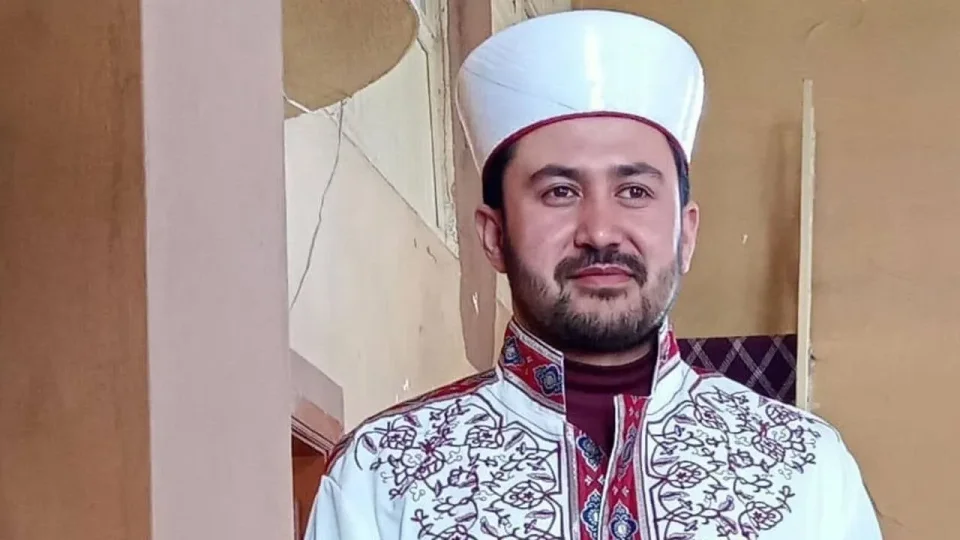 Diyanet İşleri Başkanlığı, tutuklanan komedyen Deniz Göktaş’ın ailesine “Bir imam olarak yanındayım” diyerek dayanışma mesajı gönderen imam Yusuf Kılıç hakkında soruşturma başlattı