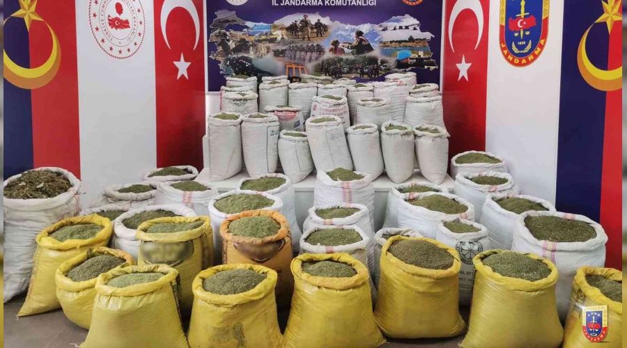 Diyarbak�r'da 1 ton 817 kilogram esrar ele ge�irildi