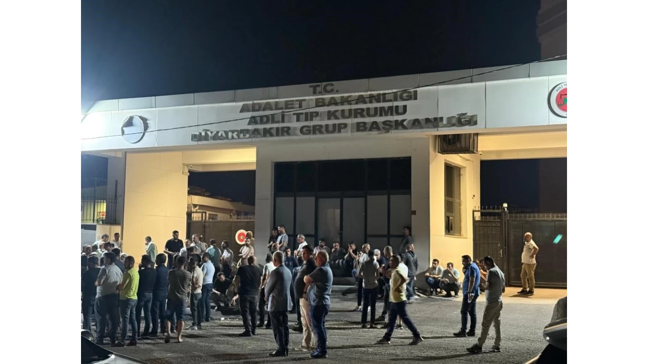 Diyarbakır'da husumetli aileler arasında kavga: 2 ölü