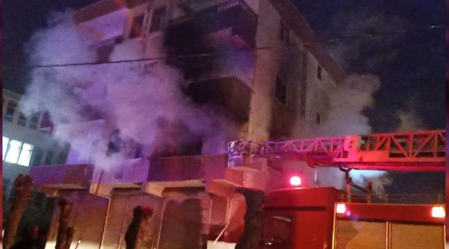 Diyarbak�r'da klima patlad�, ev k�le d�nd�