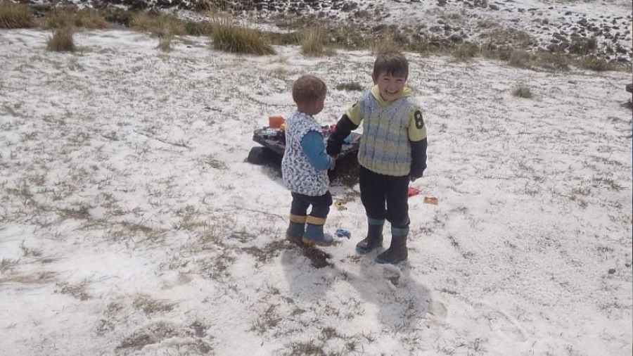 Dolu Ardahan'� beyaza b�r�d�