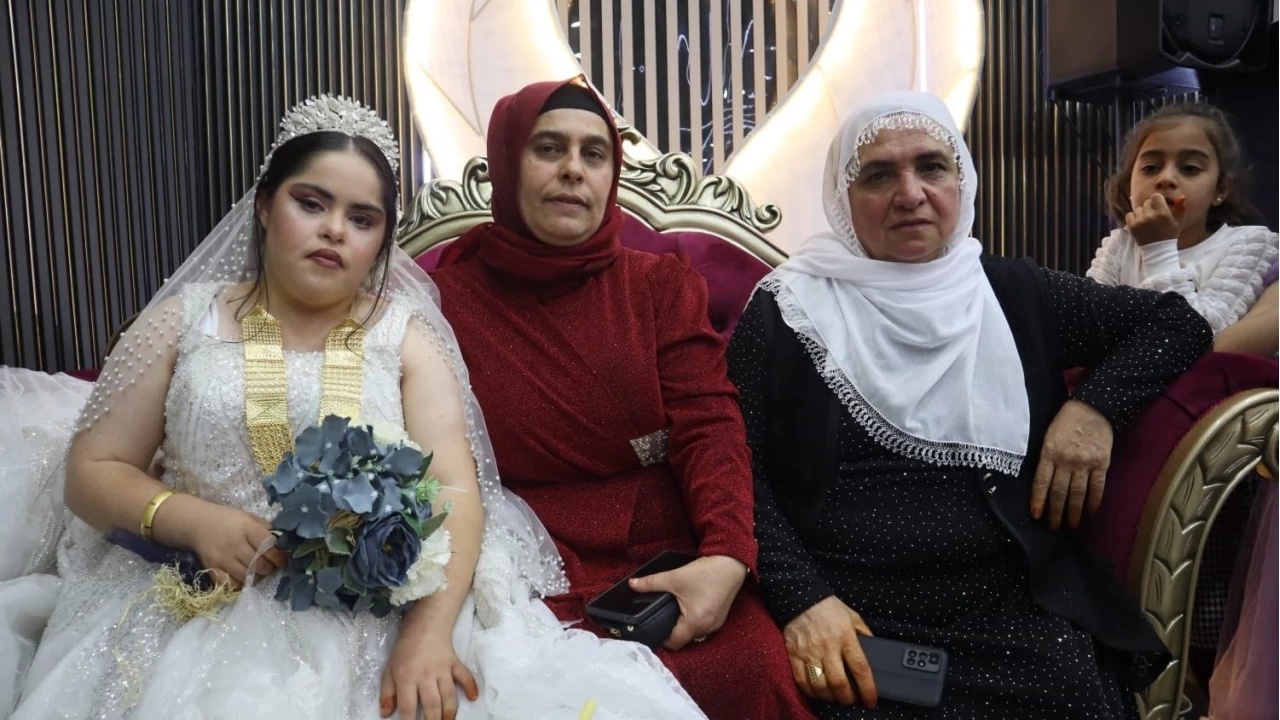 Down sendromlu gencin gelinlik hayali gerçek oldu