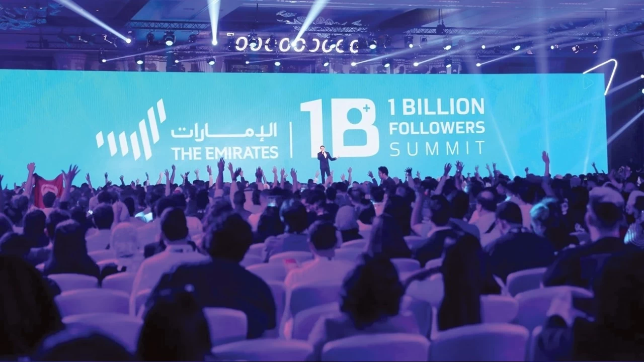 Dubai'de fenomenleri bulu�turan 'Bir Milyar Takip�i Zirvesi' ba�lad�