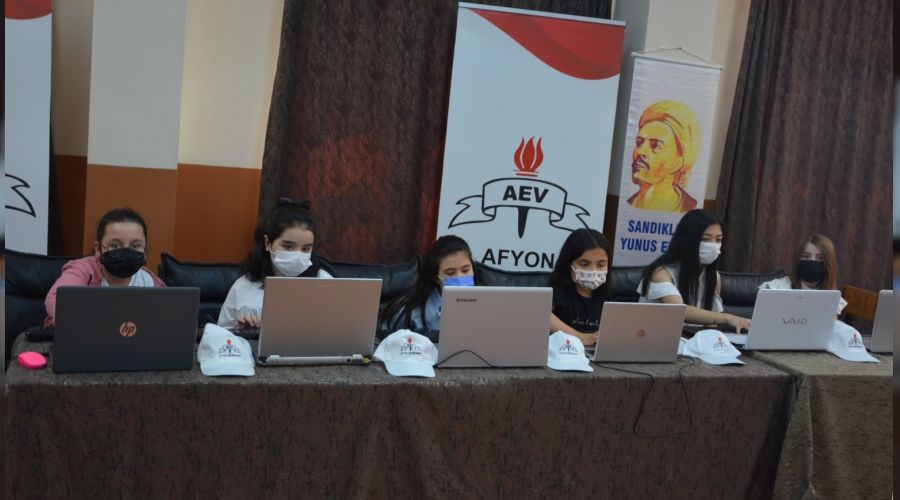 D�nya �nternet ve Klavye Yar��mas�'nda �ampiyon olduk