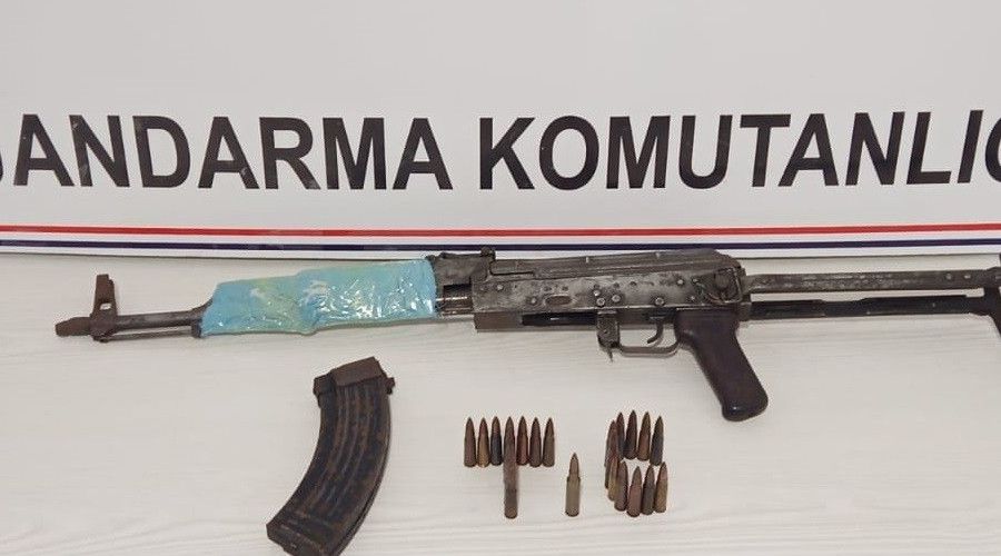 Durdurulan ara�tan kala�nikof silah ��kt�