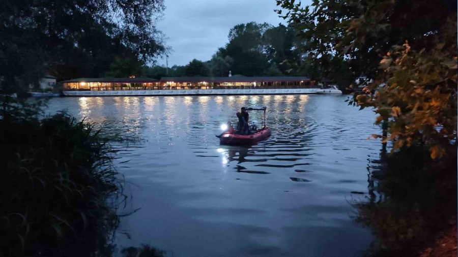 Düştüğü öne sürülen kişinin Sakarya Nehri'nden cansız bedeni çıktı