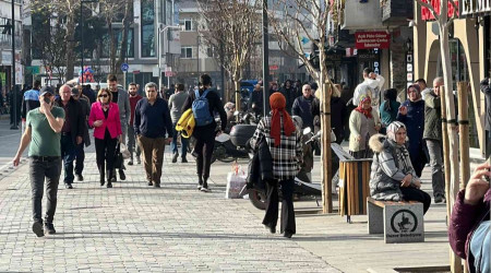 Düzce'de hava sıcaklığı 23 derece ölçüldü