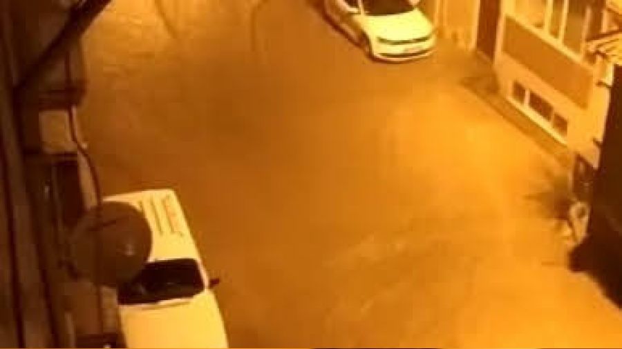 Edirne'de aniden bastıran yağmur hayatı felç etti