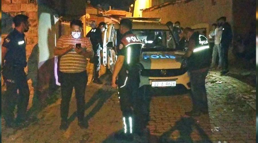 Edirne'de polis arac�na sald�r�