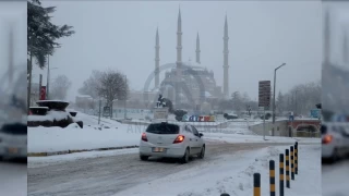 Edirne'nin bazı ilçelerinde kar nedeniyle eğitime yarın ara verildi