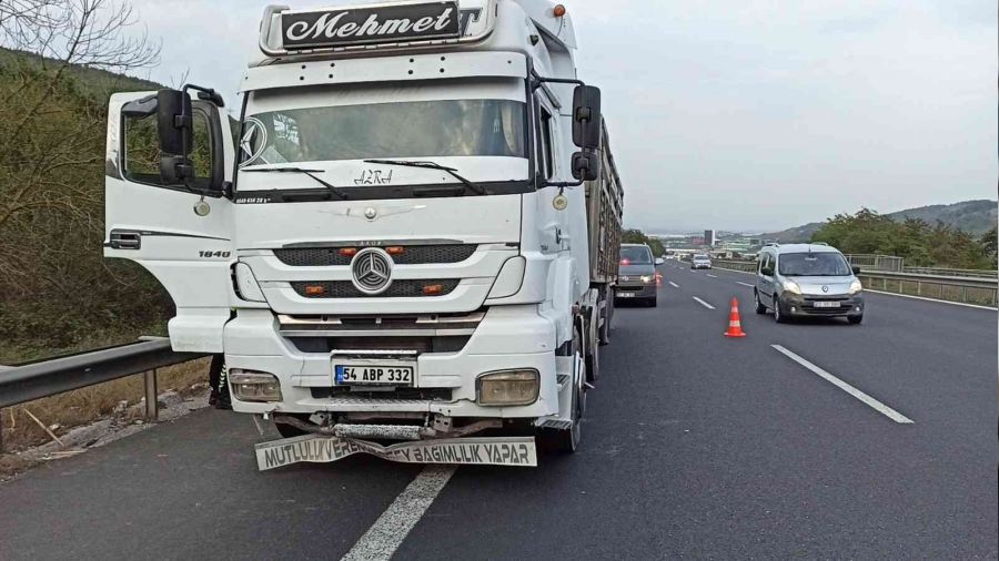 Ehliyetsiz tır sürücüsü kaçtı