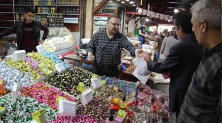 Elazığ Kapalı Çarşı'da bayram yoğunluğu