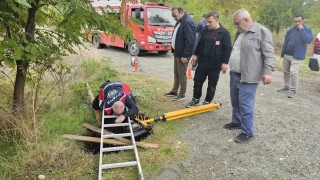 Elazığ'da oluşan çukura ekiplerden önlem