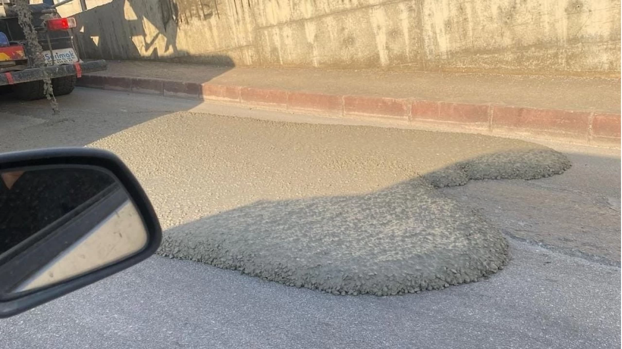Elazığ'da yola beton döken miksere 668 bin lira ceza kesildi