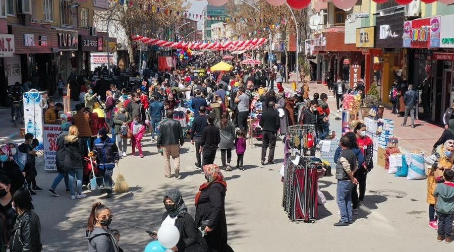 Elbistan'da 'alışveriş bayramı' düzenlendi