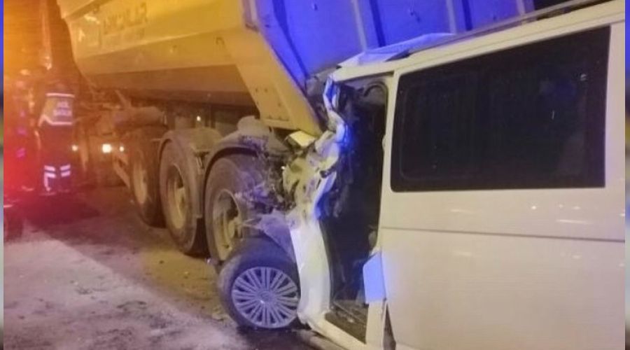 Emniyet eridindeki kamyona arpt