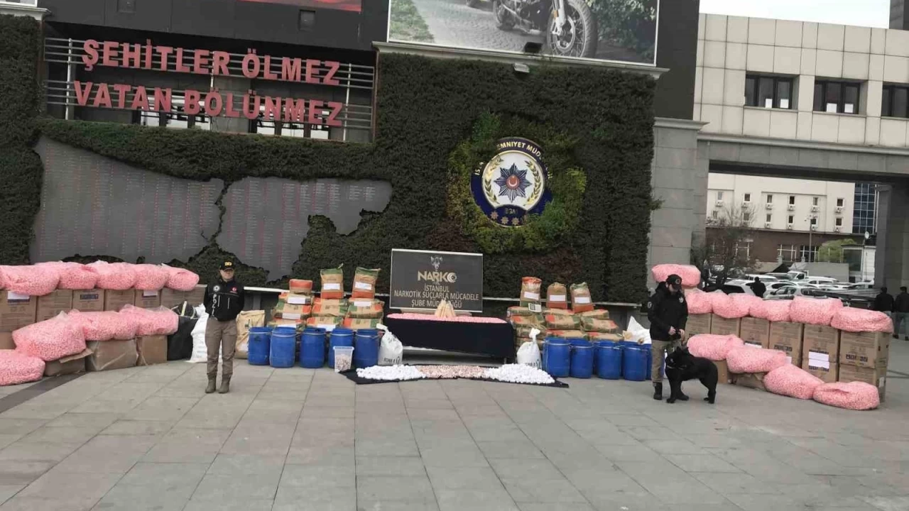 Emniyette uyuturucu sergisi