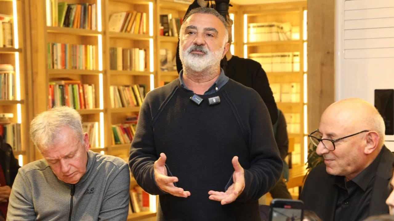 'Erdal Bakkal'a Karasu'da yoğun ilgi