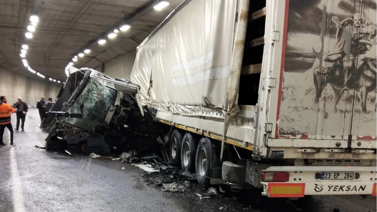 Erkenek Tüneli'nde feci kaza: 1 ağır yaralı