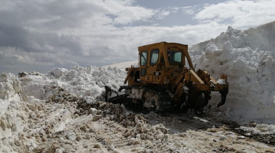 Erzurum'da 10 köy kar esaretinden kurtuluyor