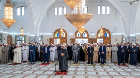 Esad Halep'te bayram namazı kıldı
