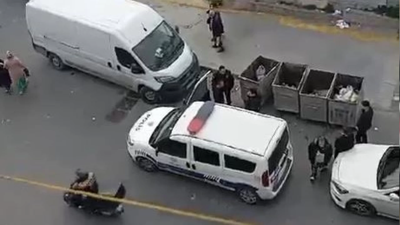 Esenyurt'ta anne �ocu�unu ��pe att�