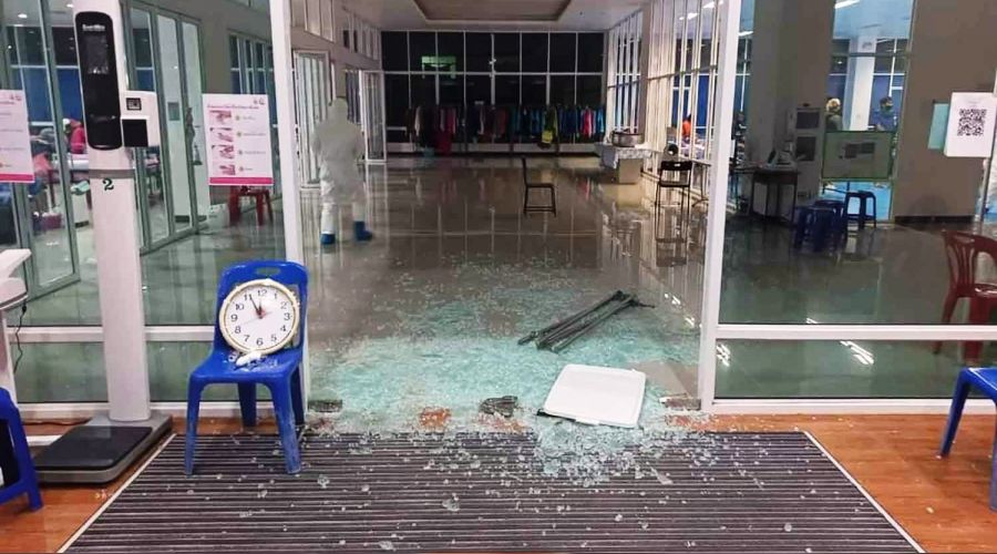 Eski asker hastanede deh�et sa�t�