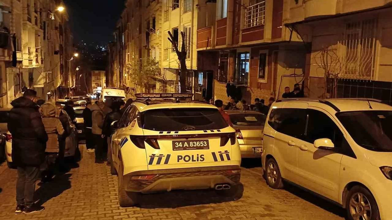 Eski e�ini sokakta defalarca b��aklad�, evine gidip intihar etti