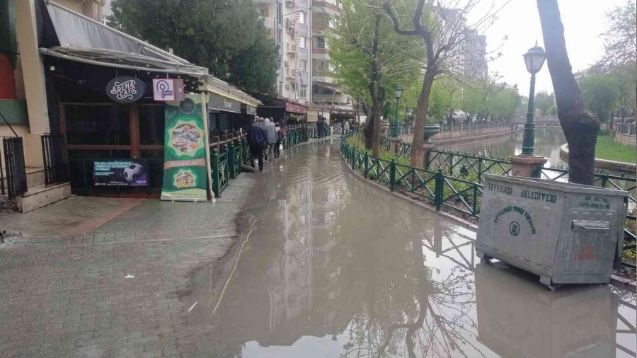 Eski�ehir ya�mur ve doluya teslim