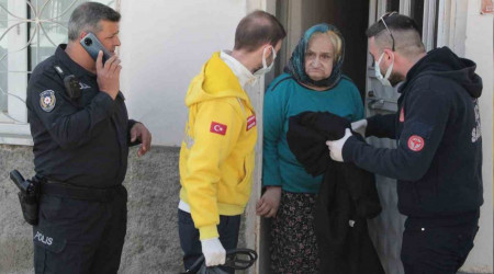 Eskişehir'de çöp evde yaşayan kadın: 'Ben sağlık istemiyorum, ölmek istiyorum'