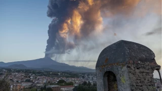 Etna Yanardağı volkanik aktivitesiyle yine gündemde