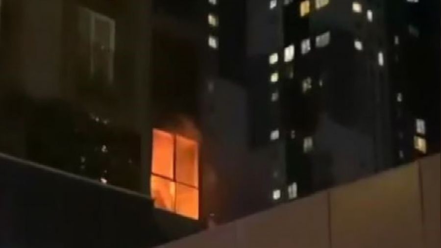 Evde �nce yang�n ��kard�, sonra balkondan atlay�p intihar etmek istedi