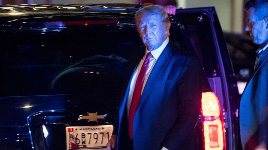 FBI: 'Trump'ın evinde 'çok gizli' belgeler ele geçirildi'