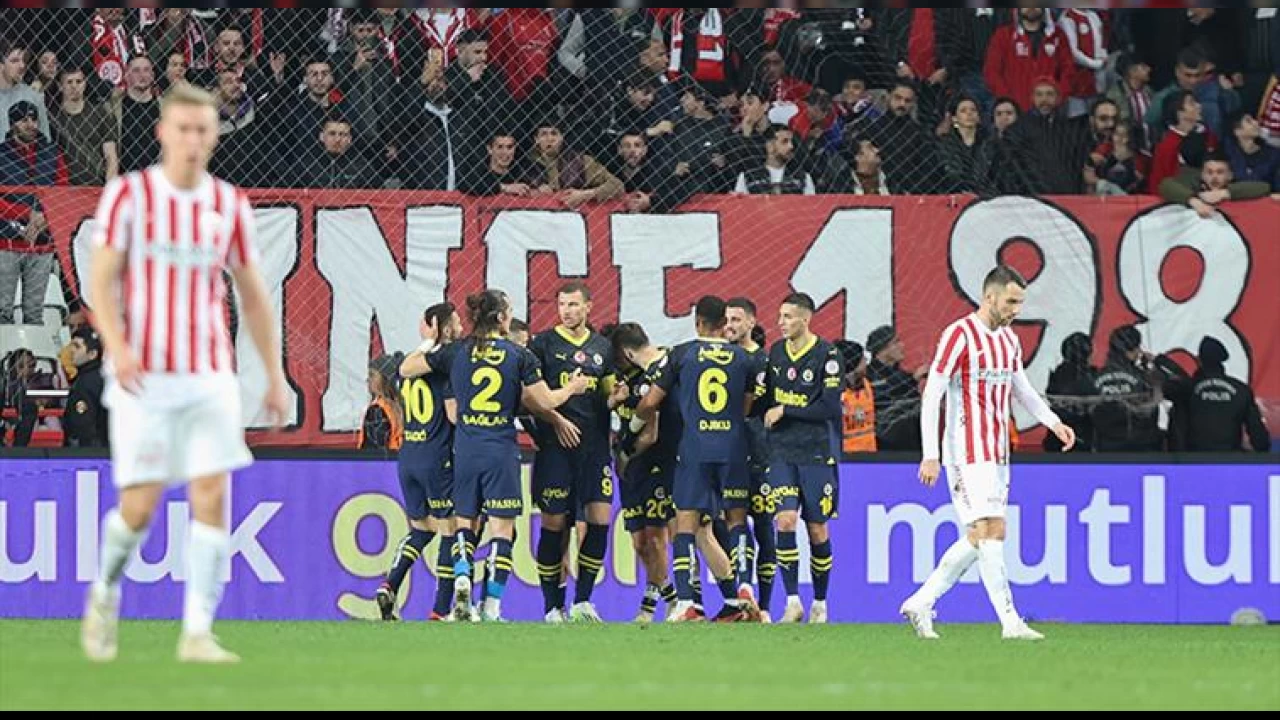 Fenerbah�e kritik viraj� kay�ps�z ge�ti 