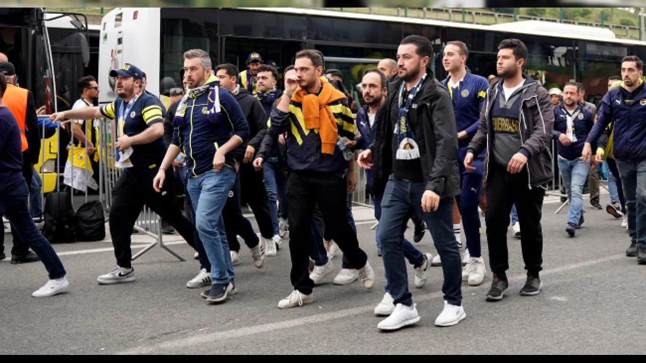 Fenerbahe taraftar, RAMS Park'a ulat