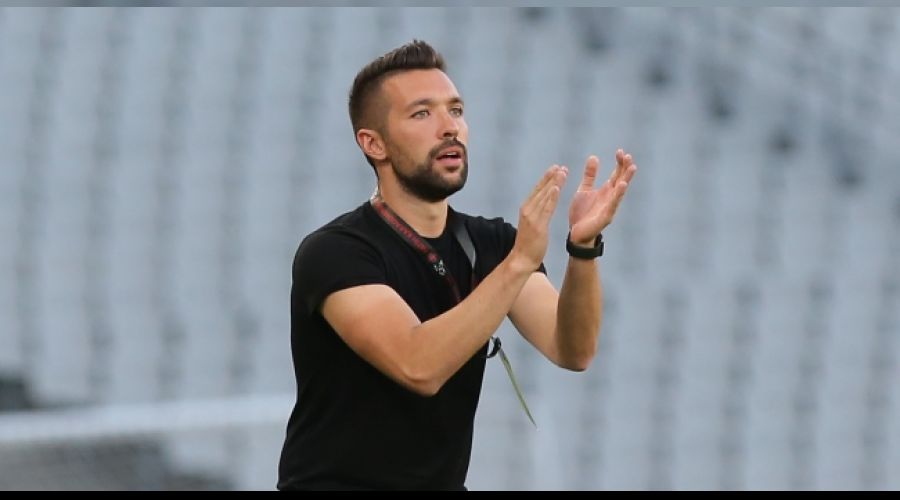 Fenerbahe'nin gz Farioli'de