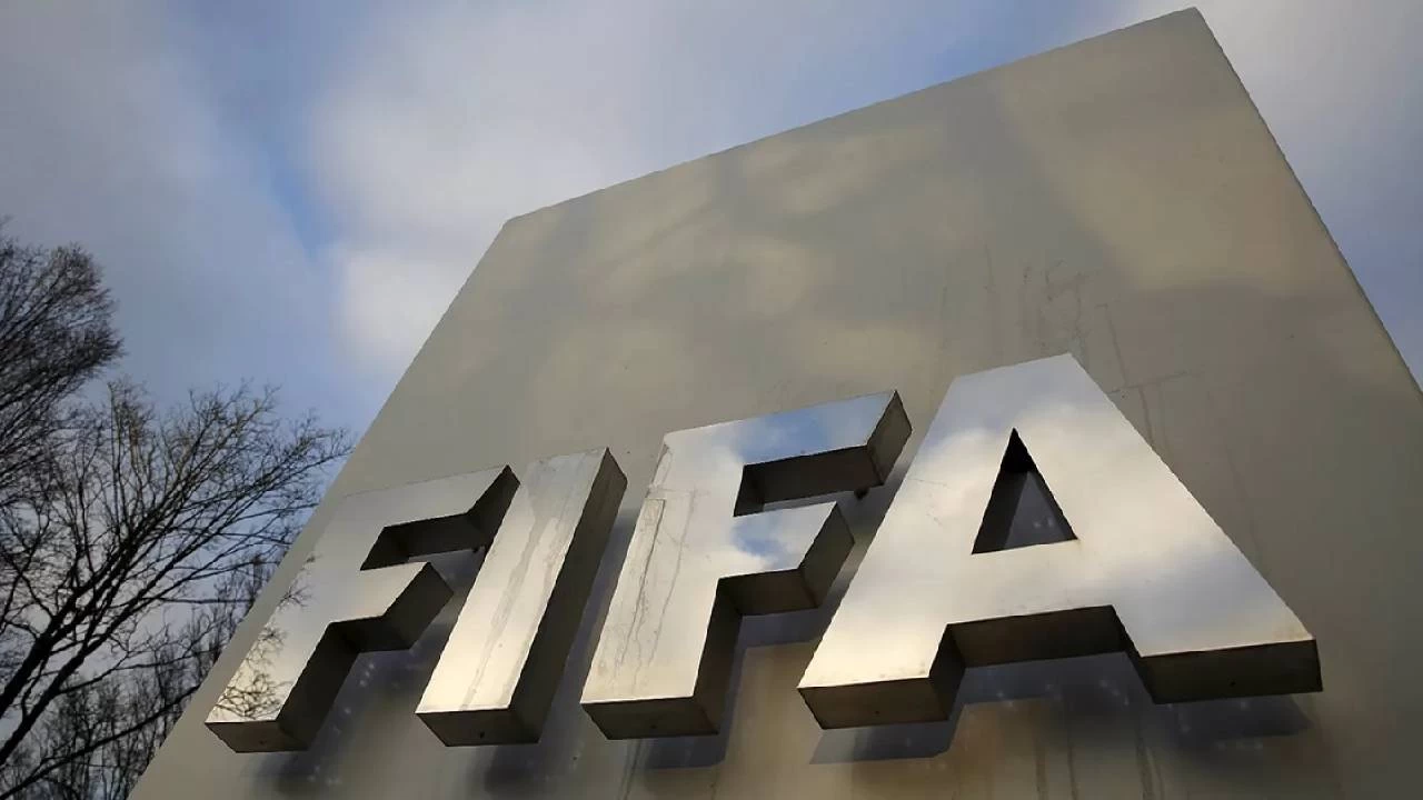 FIFA, 8 Türk kulübüne transfer yasağı getirdi