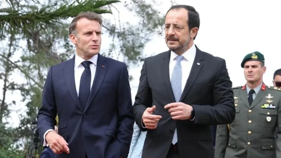 Frans�z askeri K�br�s Rum Kesimi'ne yerle�ecek