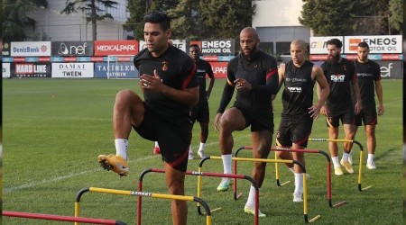 Galatasaray, derbi için kampa girdi