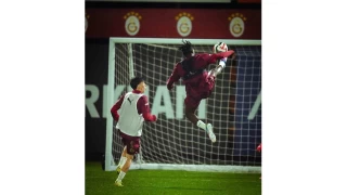 Galatasaray, Genlerbirlii ma hazrlklarna balad